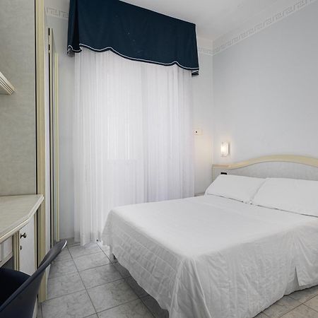 Hotel Oriente Milano Marittima Exterior photo