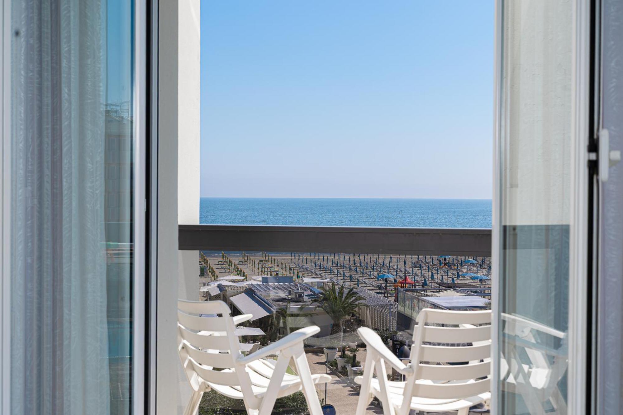 Hotel Oriente Milano Marittima Exterior photo