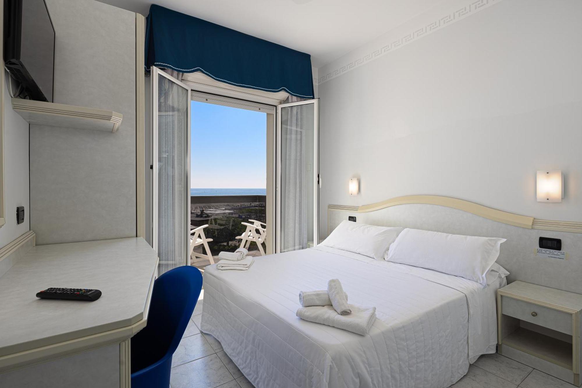 Hotel Oriente Milano Marittima Exterior photo