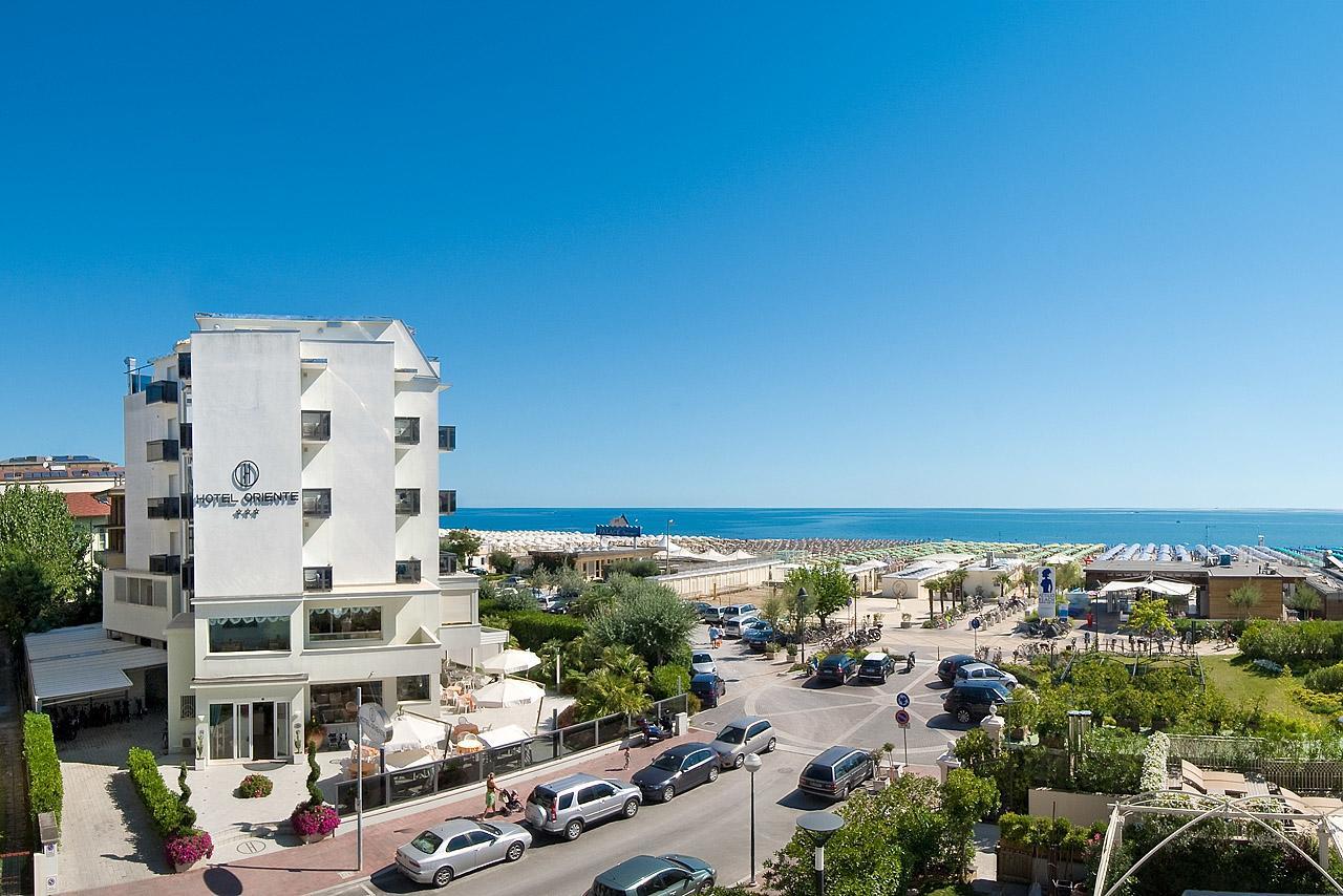 Hotel Oriente Milano Marittima Exterior photo