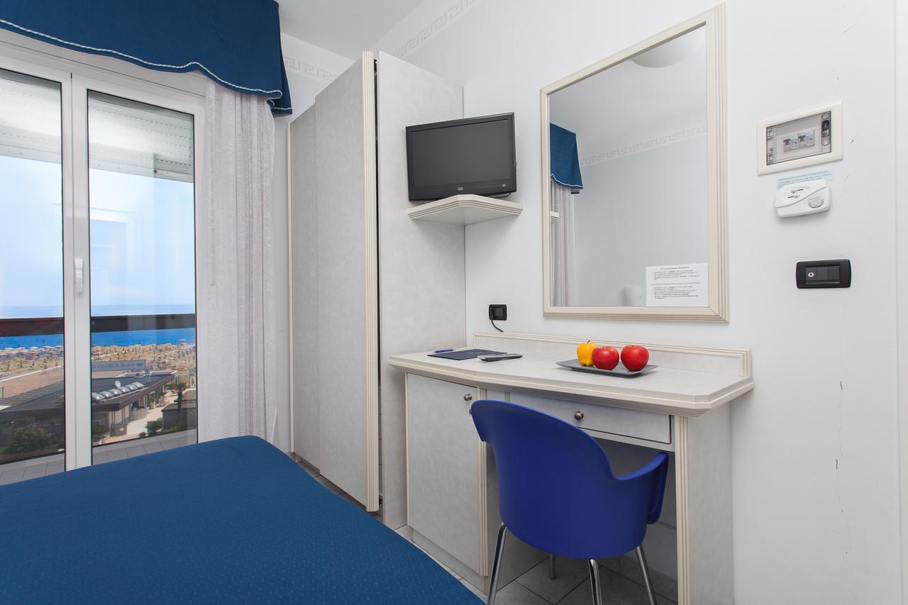 Hotel Oriente Milano Marittima Exterior photo